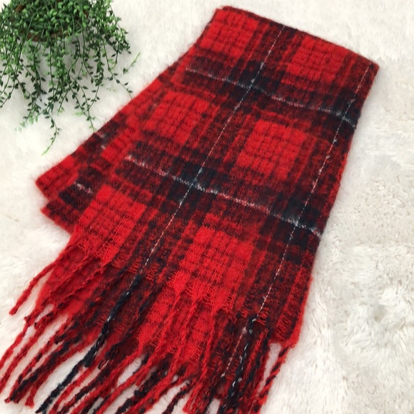 H&M scarf - Picture 2 of 8